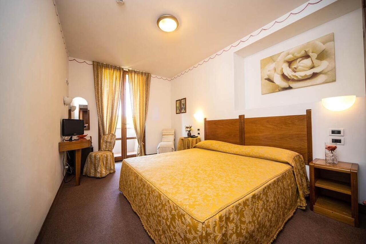 Hotel Ristorante Farneta กอร์โตนา ภายนอก รูปภาพ