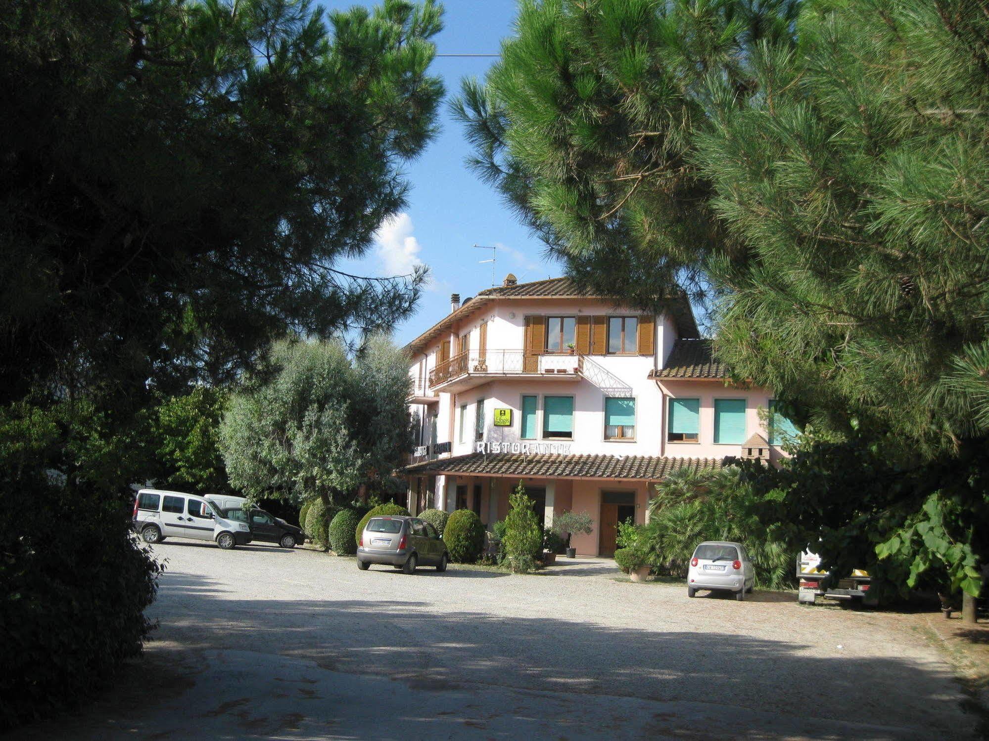 Hotel Ristorante Farneta กอร์โตนา ภายนอก รูปภาพ