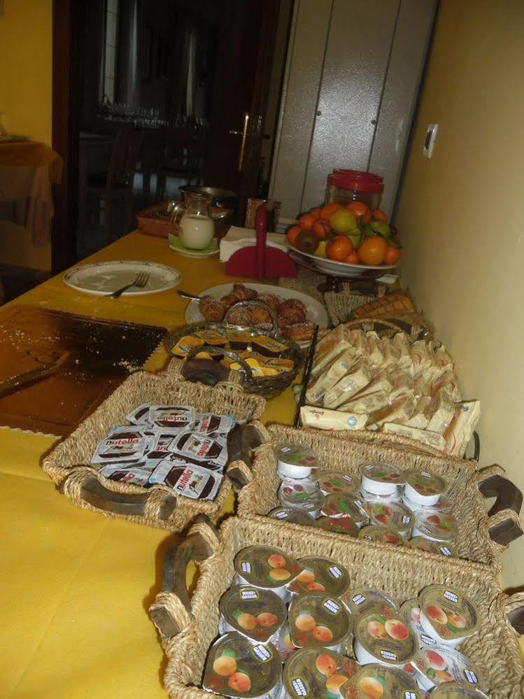 Hotel Ristorante Farneta กอร์โตนา ภายนอก รูปภาพ