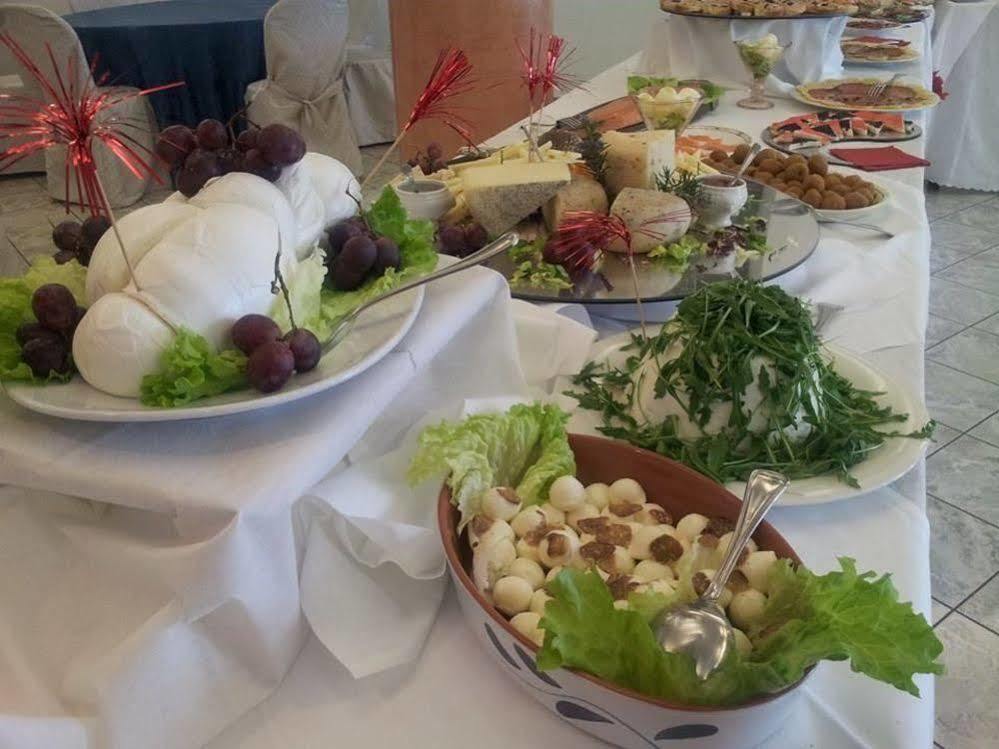 Hotel Ristorante Farneta กอร์โตนา ภายนอก รูปภาพ