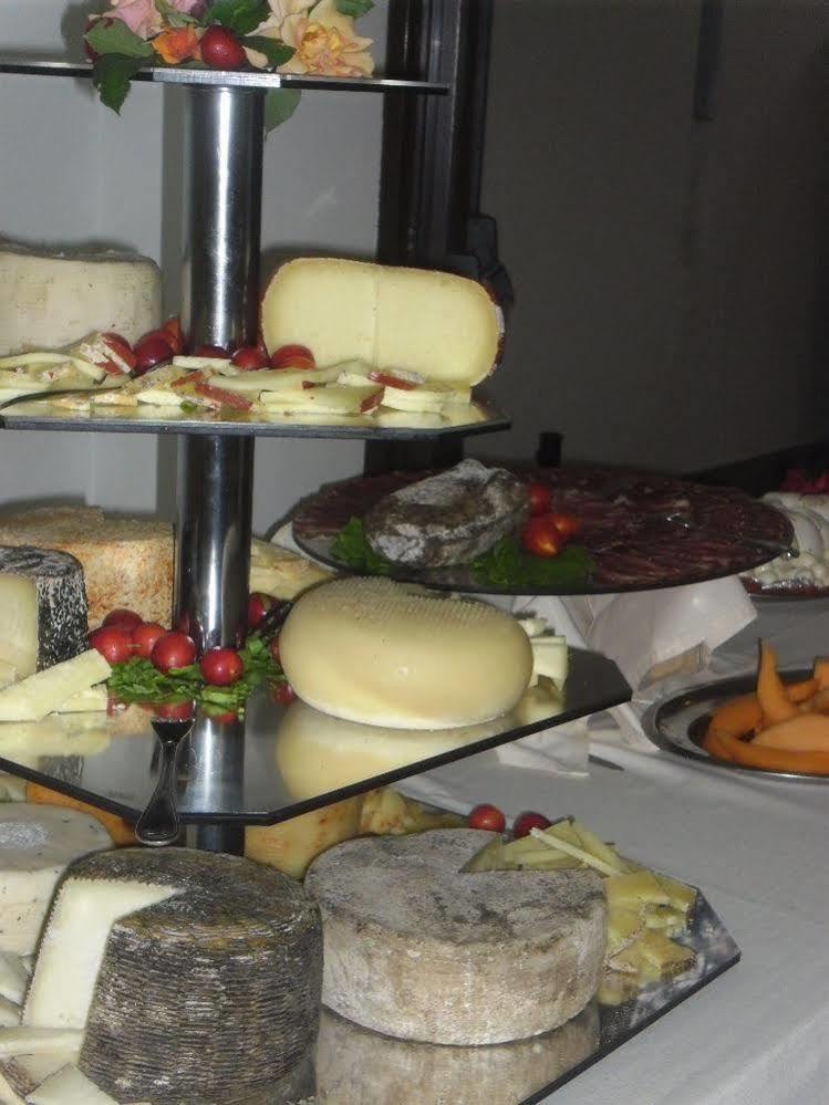 Hotel Ristorante Farneta กอร์โตนา ภายนอก รูปภาพ