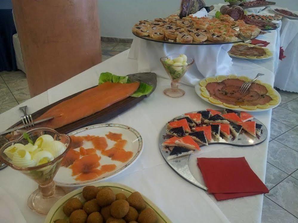 Hotel Ristorante Farneta กอร์โตนา ภายนอก รูปภาพ