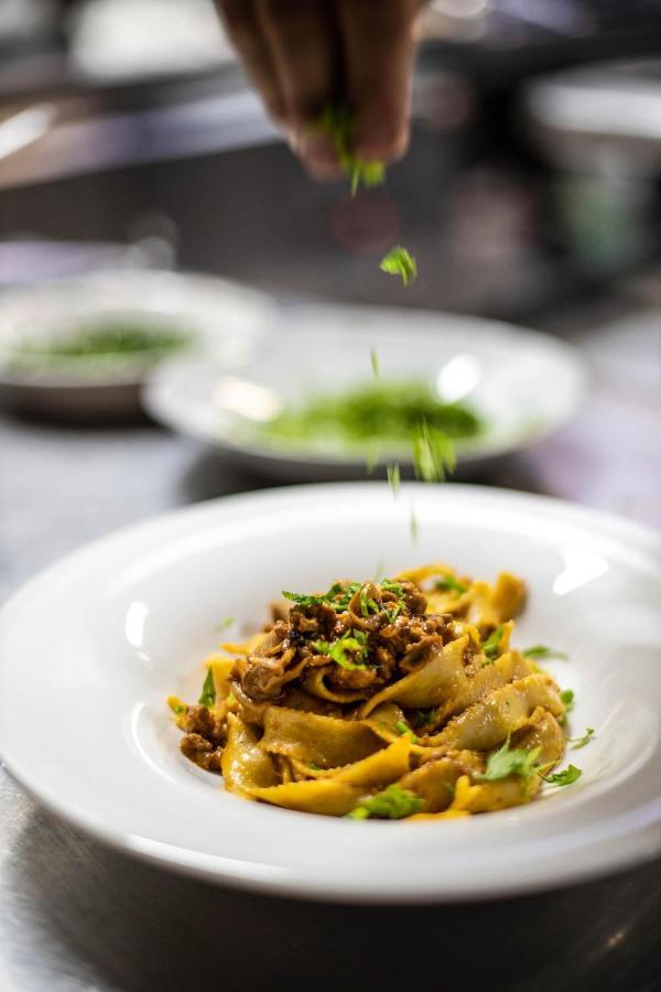 Hotel Ristorante Farneta กอร์โตนา ภายนอก รูปภาพ